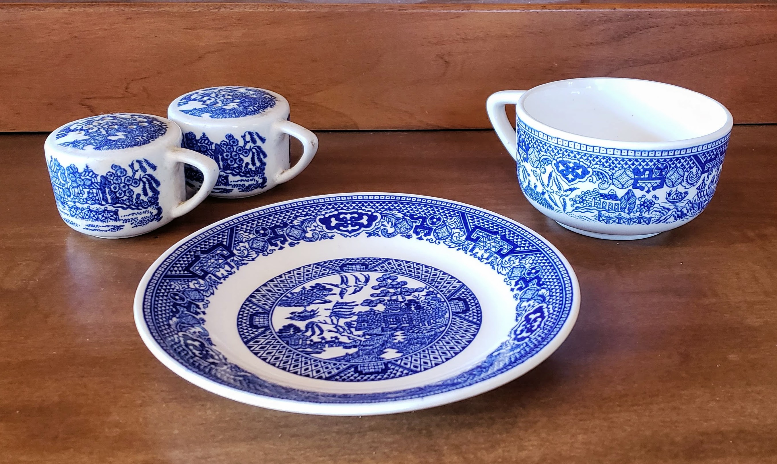 Blue Willow Plate – Family Recipes, Helpful Tips, and Much More!